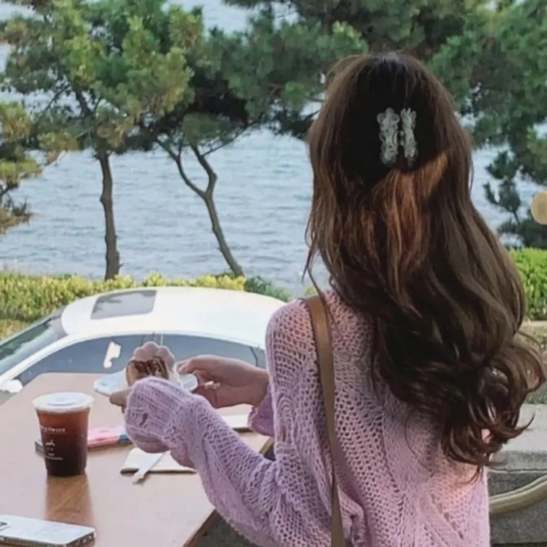 橘衫男子的画像